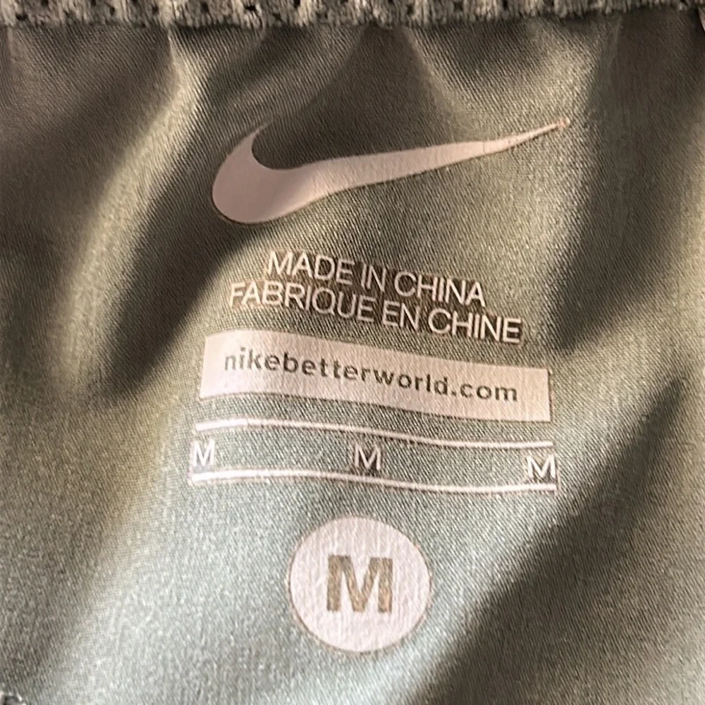 Nike womens green patterned drawstring shorts size medium